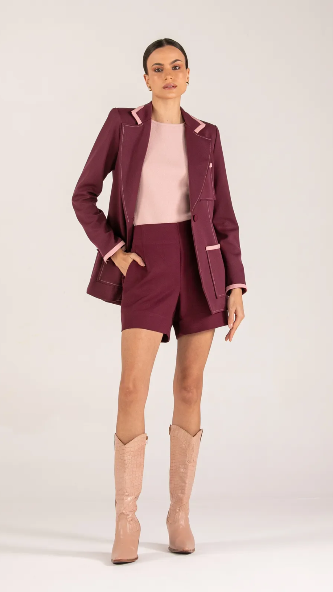 Conjunto Blazer Bicolor Pespontado e Short Vinho