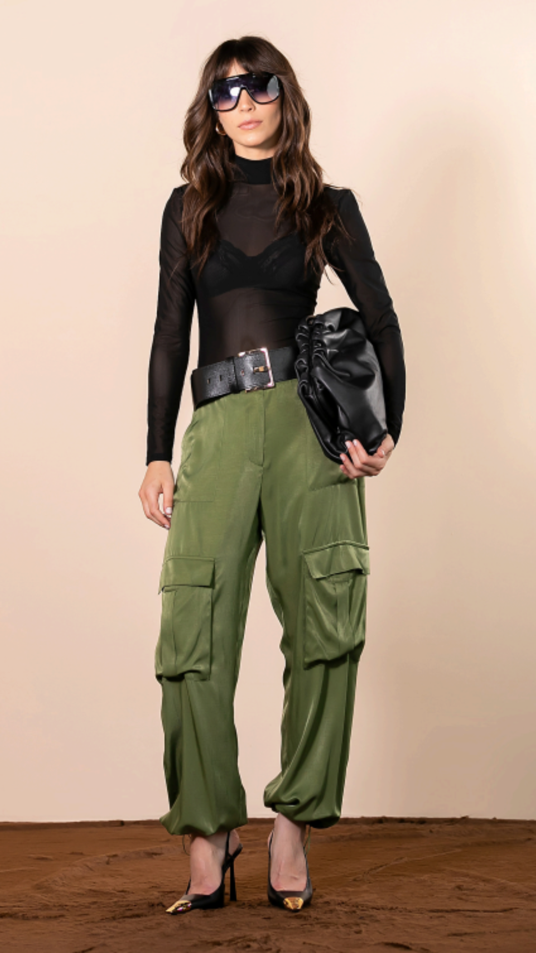 Calça Jogger Acetinada Utilitário Verde